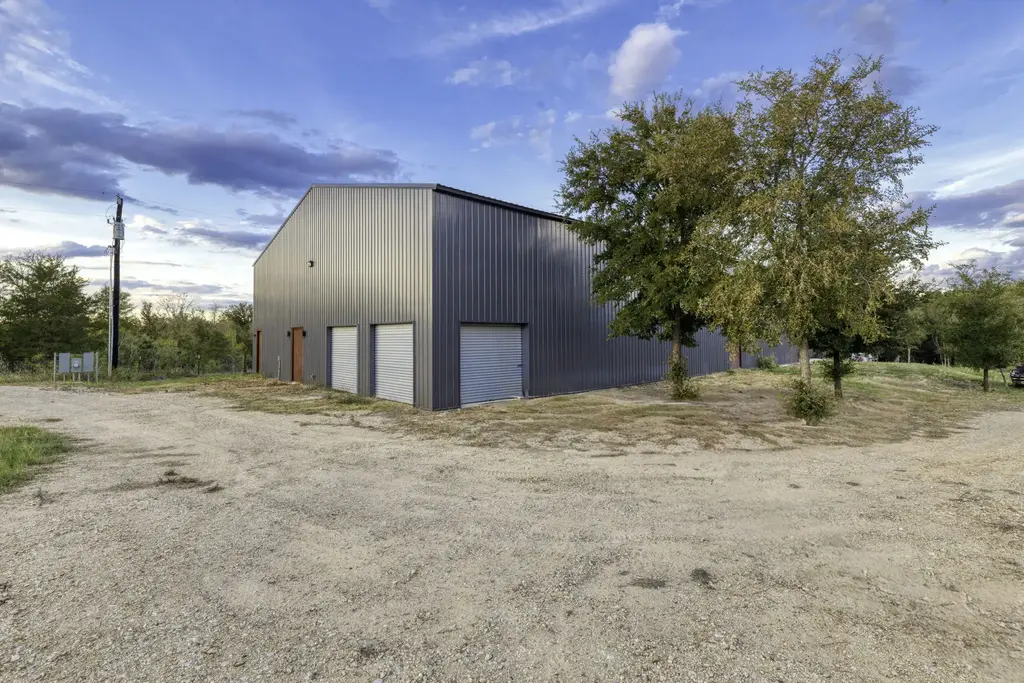 1501 Boggy Creek Road, Lockhart