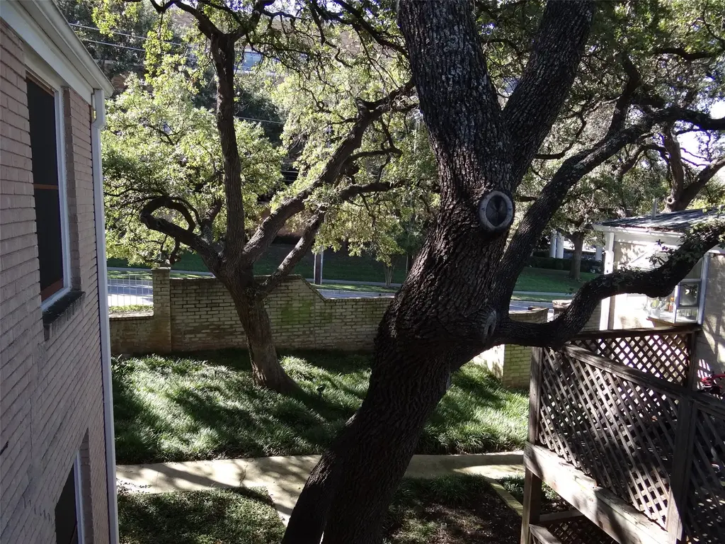 912 E 32nd Street 103, Austin