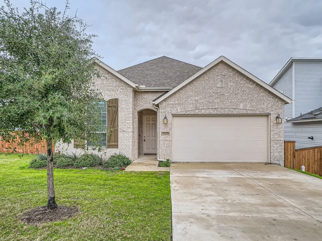 11400 American Mustang Loop, Manor