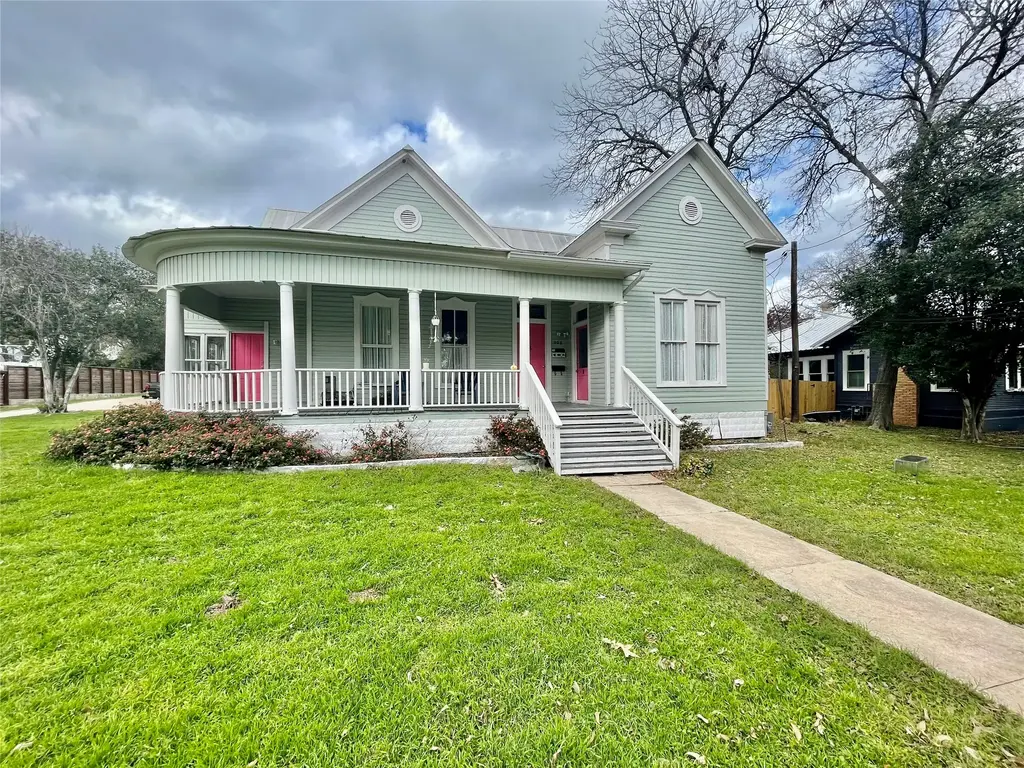 908 W Hopkins Street, San Marcos