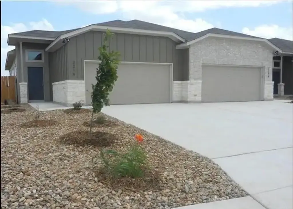 2216 Avery Village 2214, New Braunfels