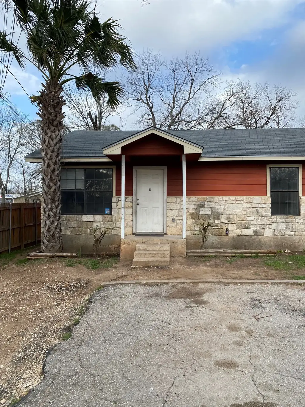309 S Avenue C A, Elgin