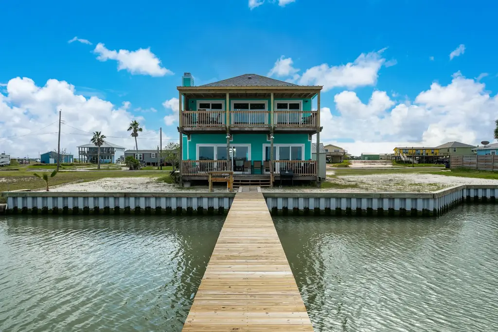 139 Lakeshore Drive, Rockport