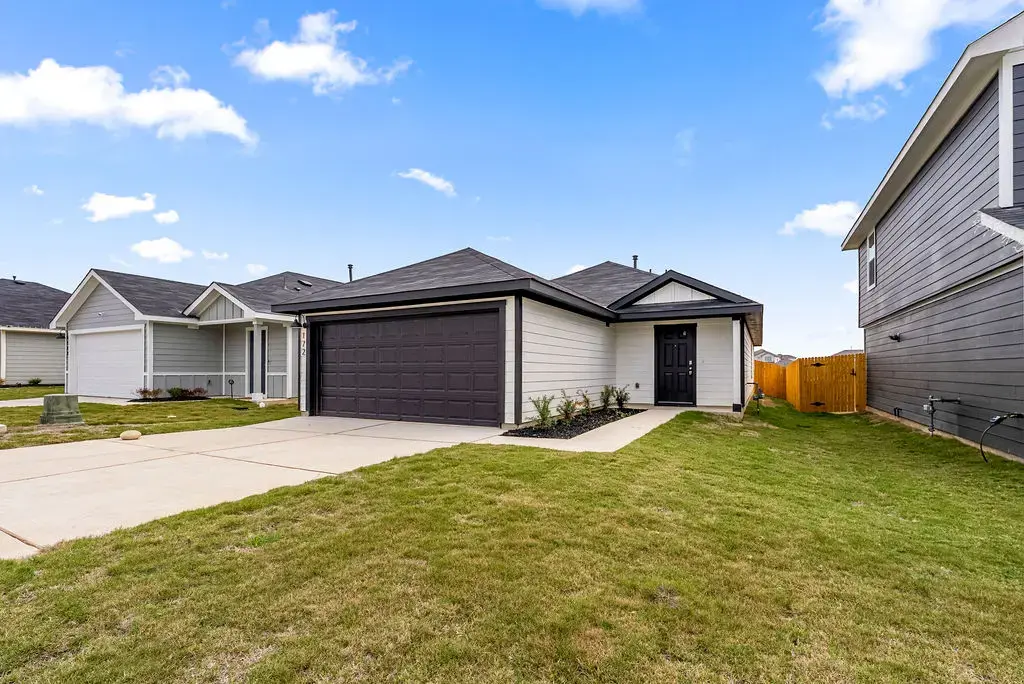 172 Bull Lake Circle, Buda