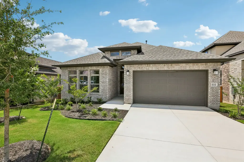 222 Prickly Poppy Loop, Kyle