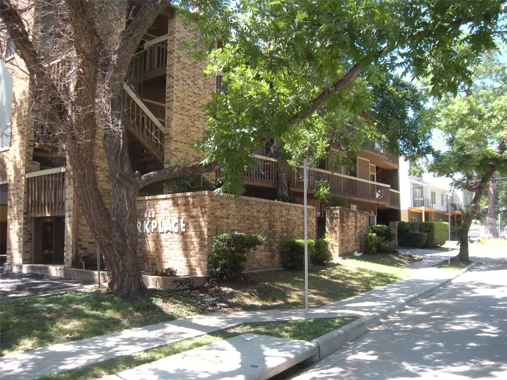 612 Park Place 203, Austin