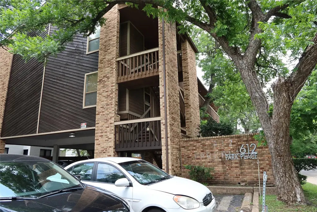 612 Park Place 202, Austin