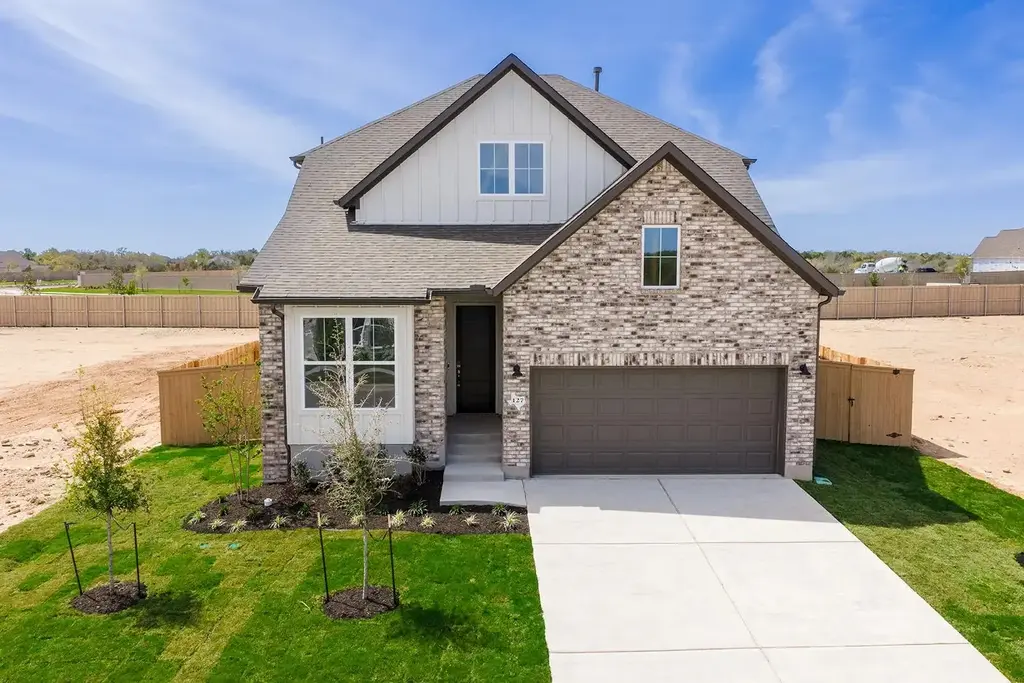 127 Silverbell Lane, Bastrop