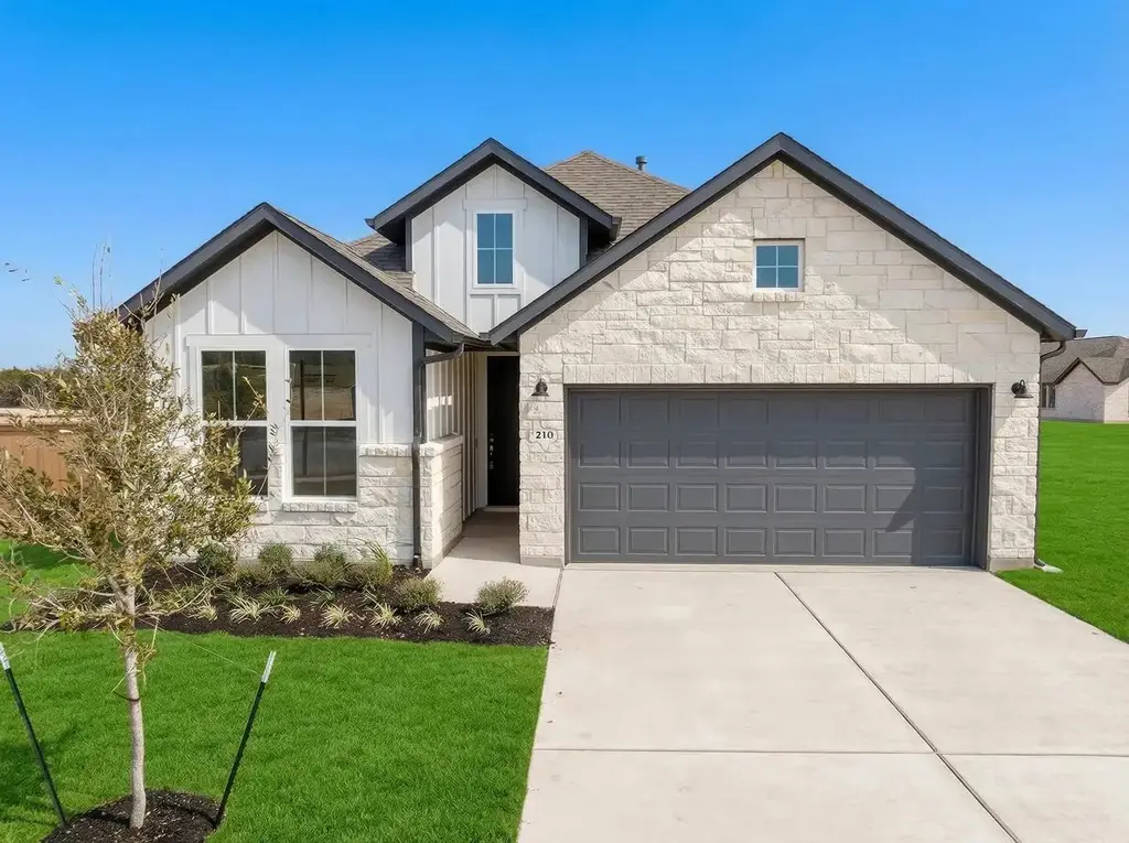 210 Silverbell Lane, Bastrop