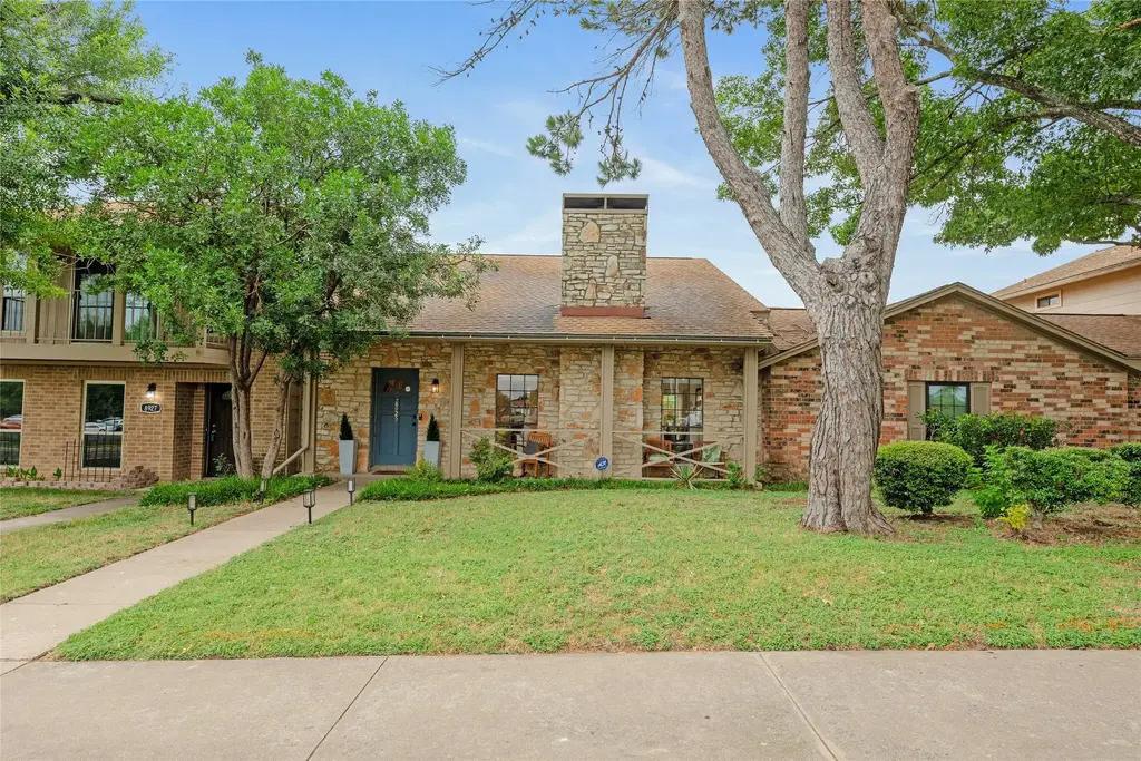 8925 North Plaza 69, Austin