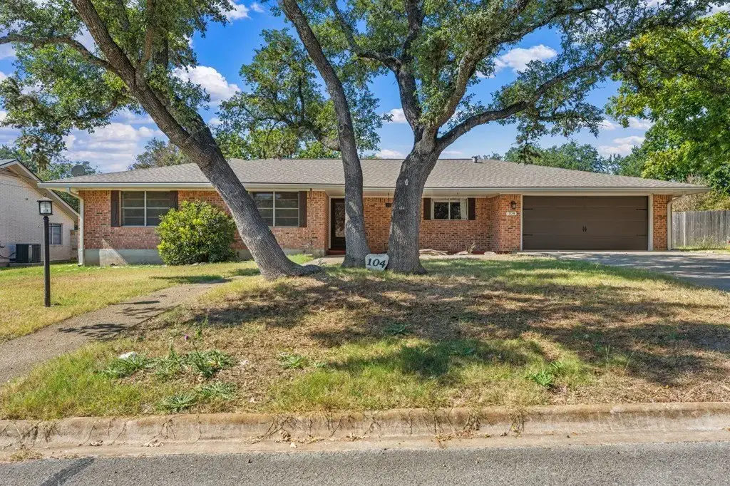 104 Westwood Lane, Kerrville