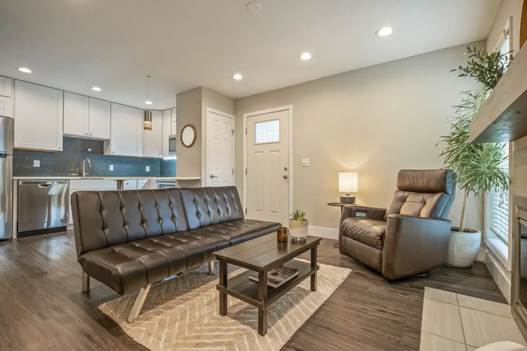 935 La Posada Drive 148, Austin