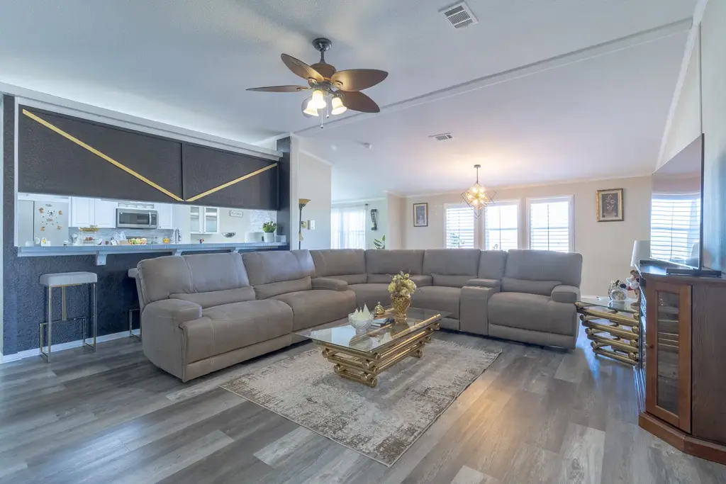 546 Texas Oak Drive, Cedar Creek