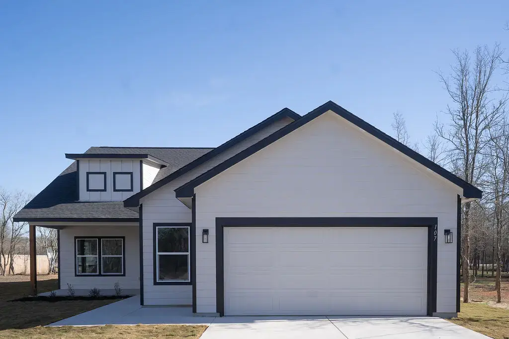 107 Keahi Court, Bastrop