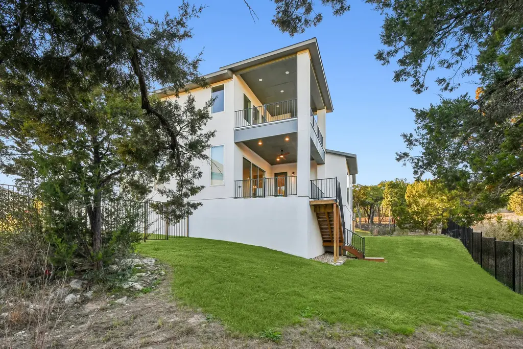 19500 Tranquility Falls Path, Lago Vista