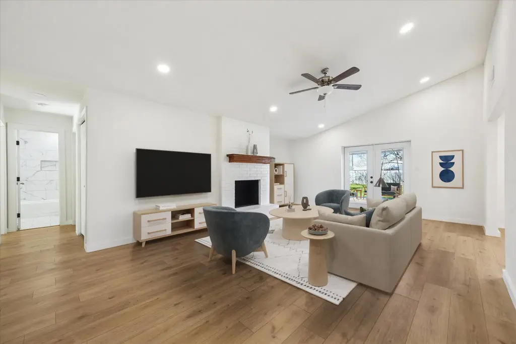 1005 Bowie Street, Lockhart