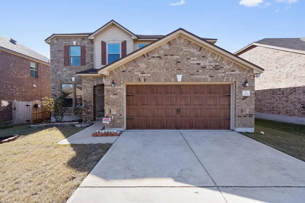 868 Water Hyacinth Loop, Leander
