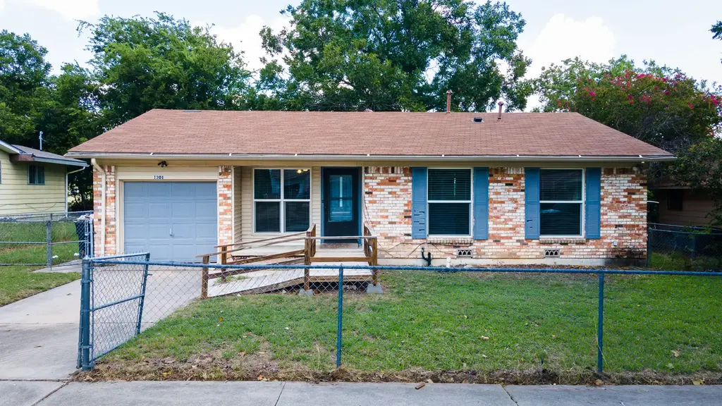 1301 West Lane, Killeen