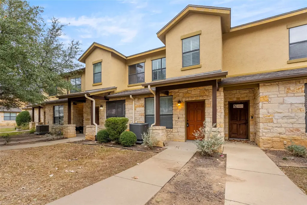 2101 Town Centre Drive 2004, Round Rock