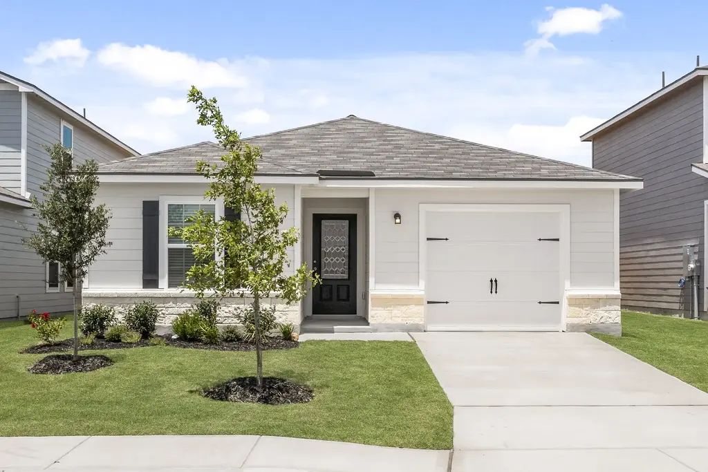 330 Low Pasture Trail, Maxwell