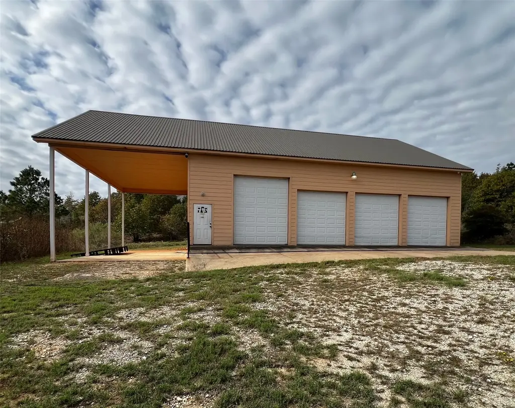 152 Pine Tree Loop B, Bastrop