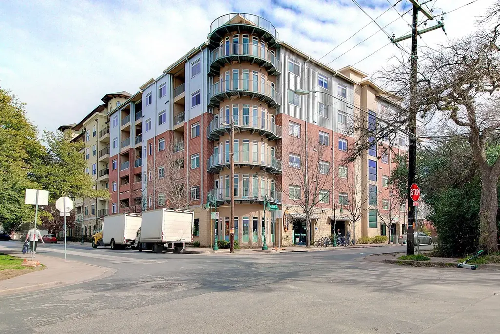 910 W 25th Street 305, Austin