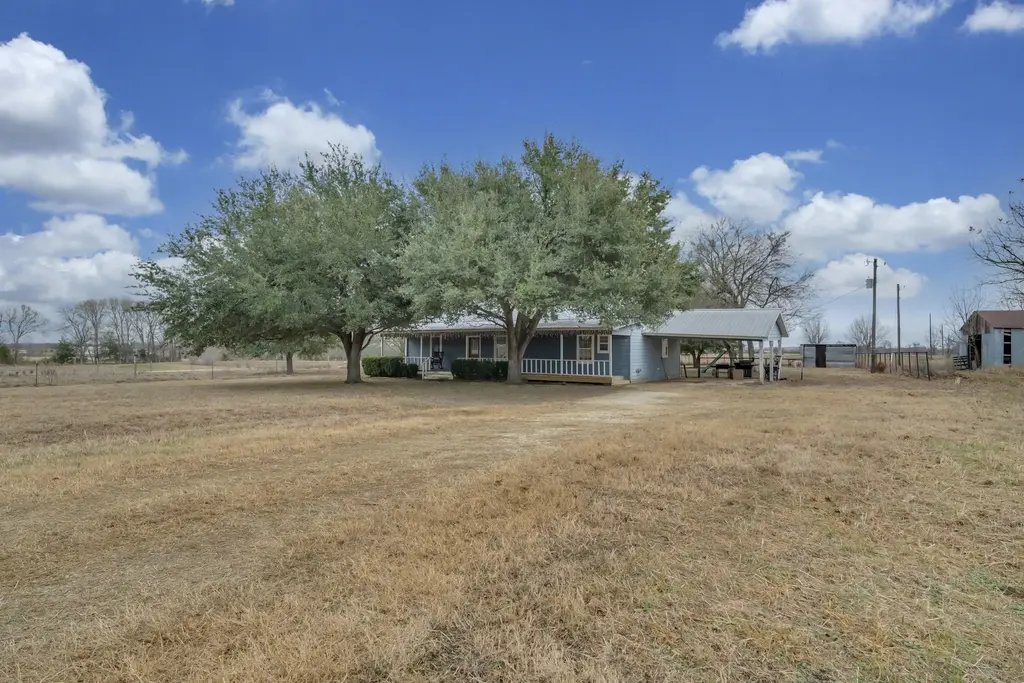 3242 E Fm 696, Lexington