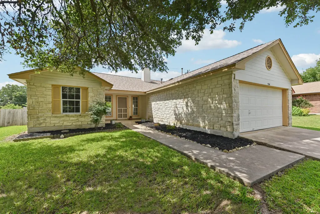 906 Jasmine Trail, Georgetown
