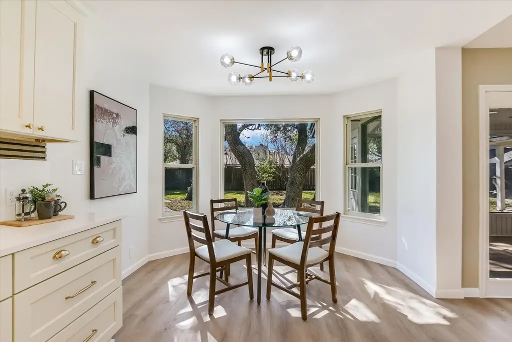 9905 Richelieu Road, Austin