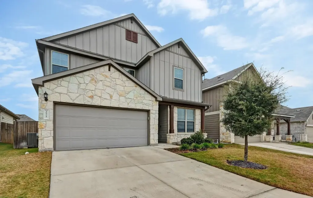 271 Grace Lilly Drive, Buda
