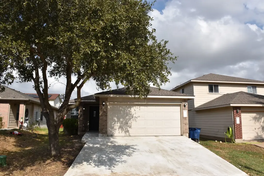 12328 Sky Harbor Drive, Del Valle