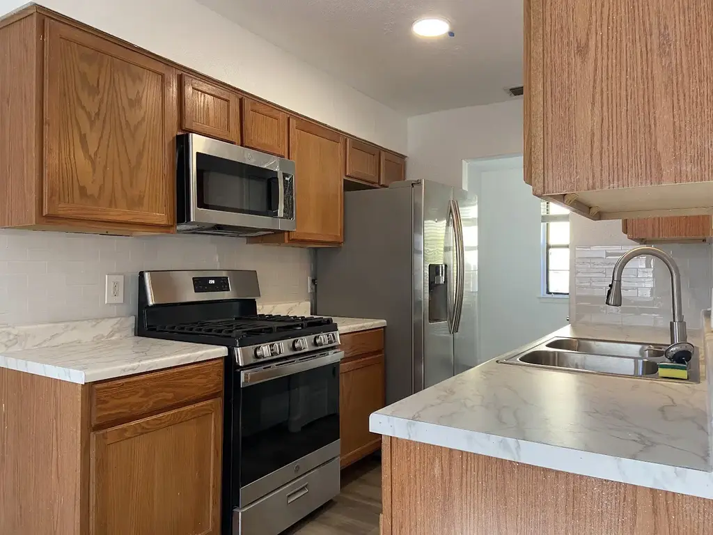 5813 Signal Point, Austin