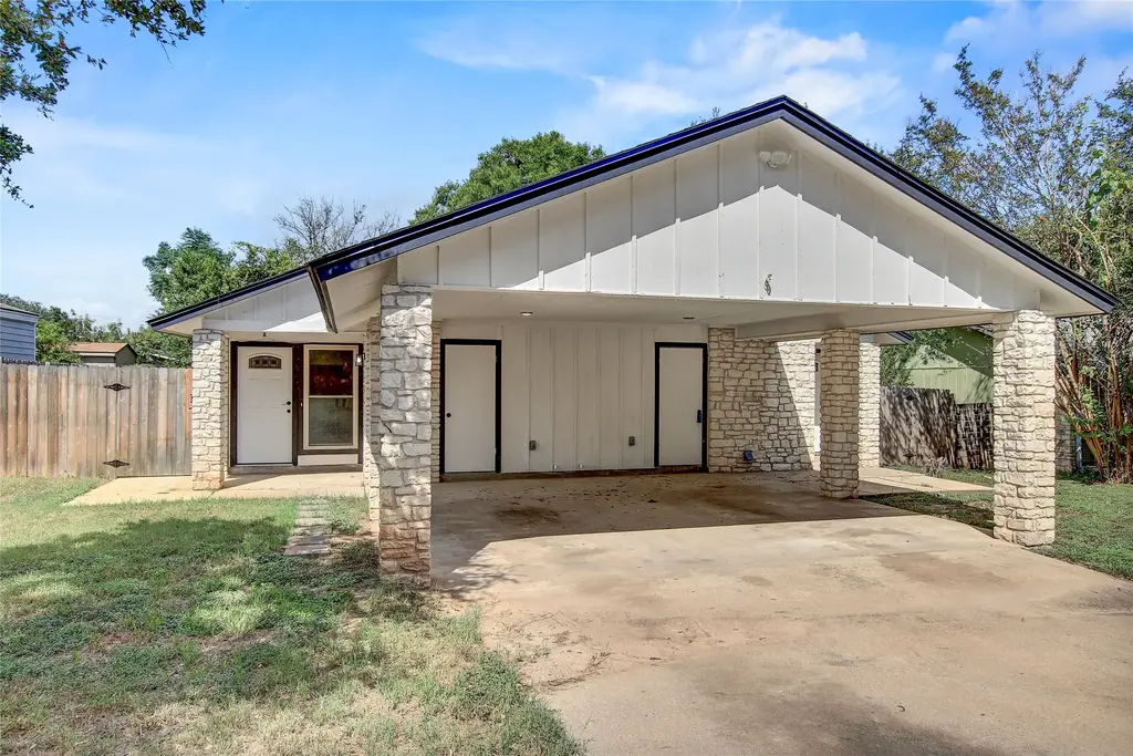 902 King Albert Street A, Austin