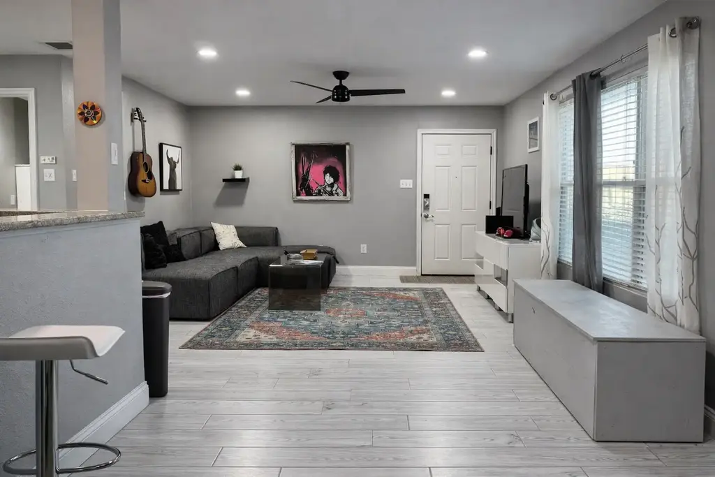 2450 Ashdale Drive 210, Austin