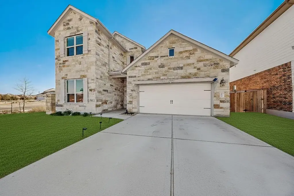 2121 Lolo Lane, Leander