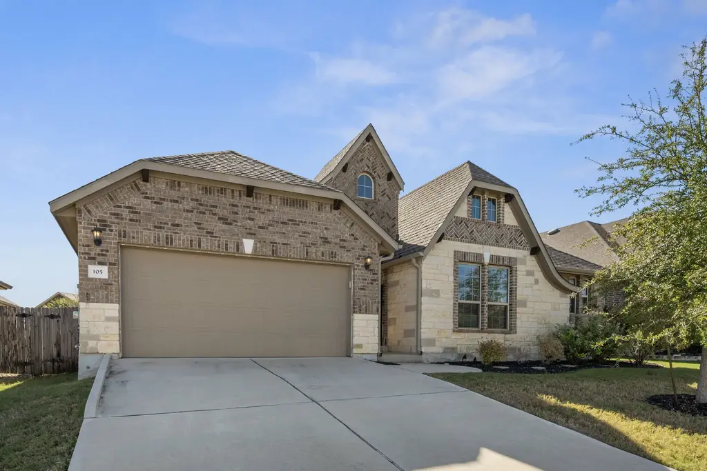 105 W Highfield Street, Hutto