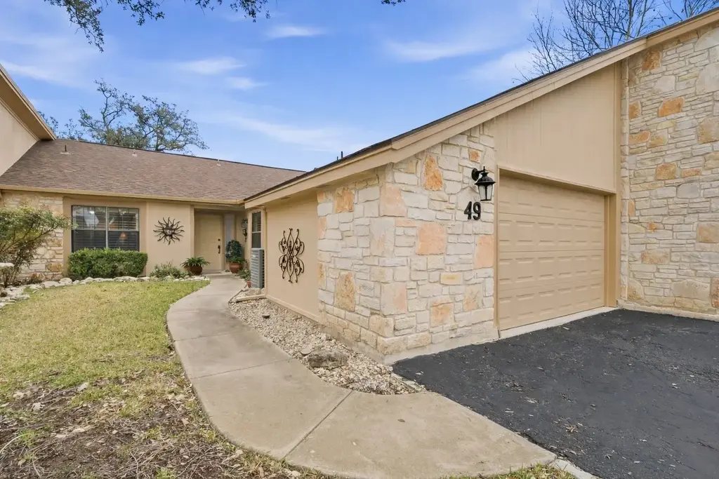 49 Oaks Place, Lago Vista