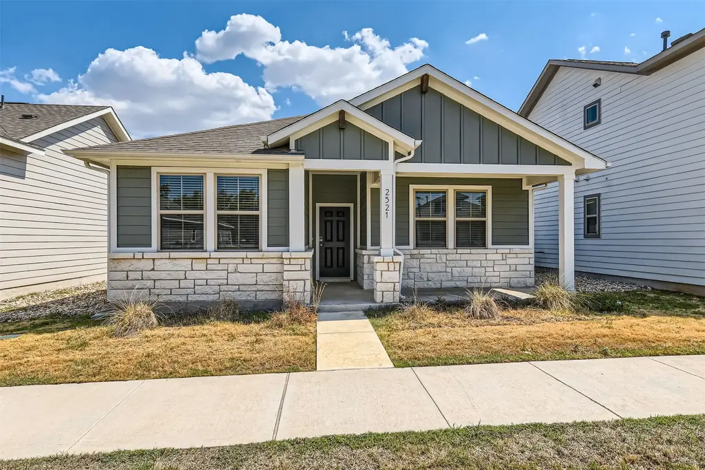 2521 Pecan Island Drive, Leander