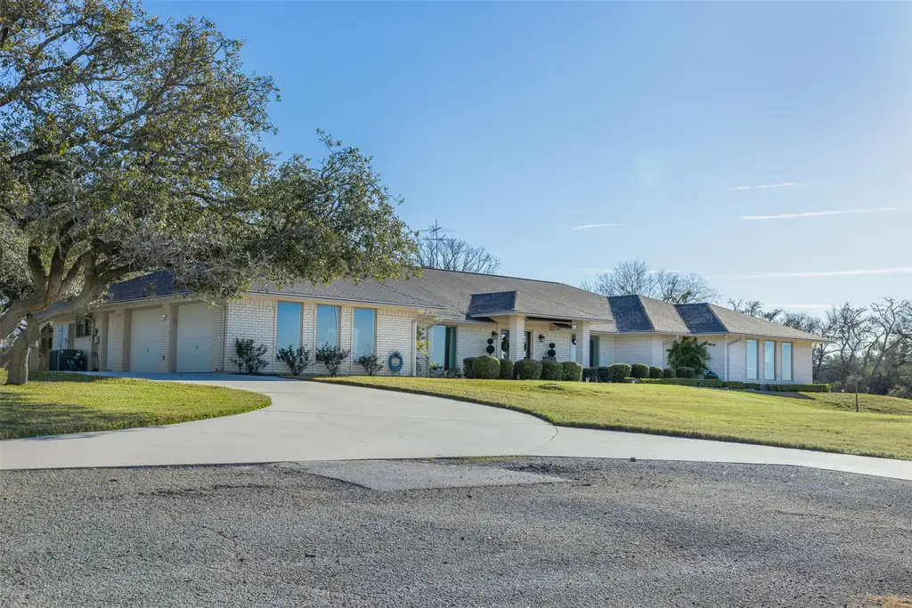 197 Live Oak Cemetery Road, Killeen