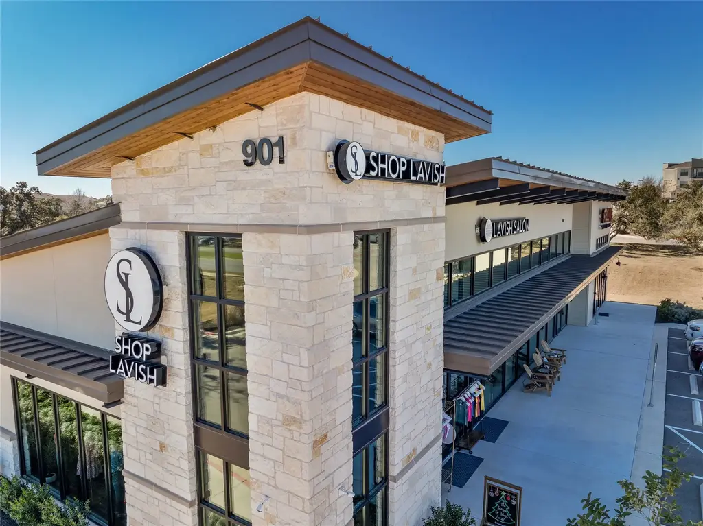 901 N Vista Ridge Boulevard 100, Cedar Park