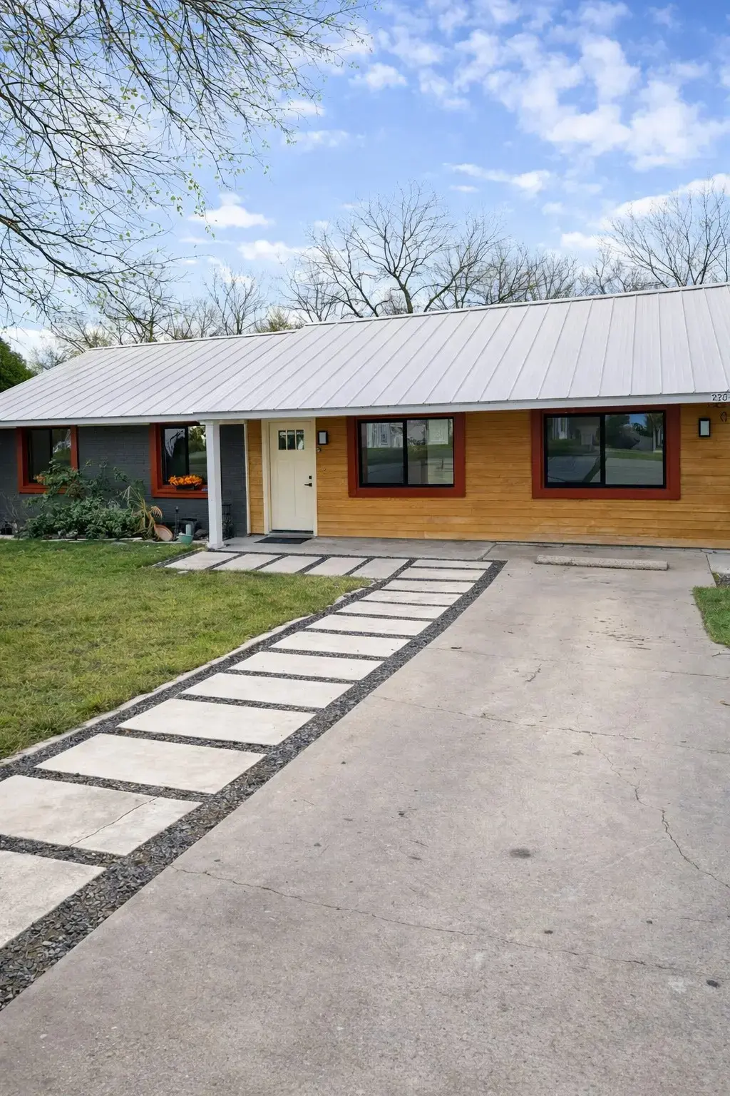 2014 Pecan Street, Bastrop