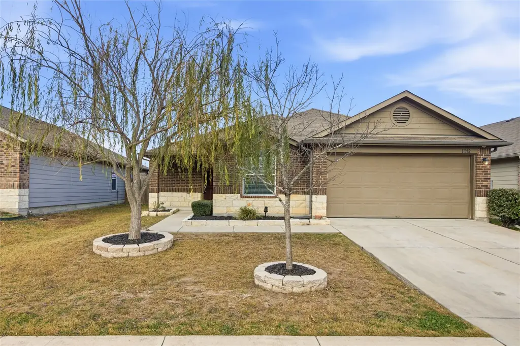 11912 Jamie Drive, Manor
