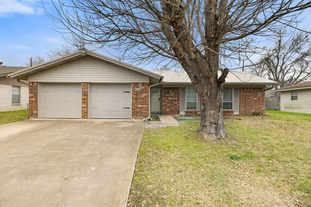 2204 Smith Avenue, Taylor