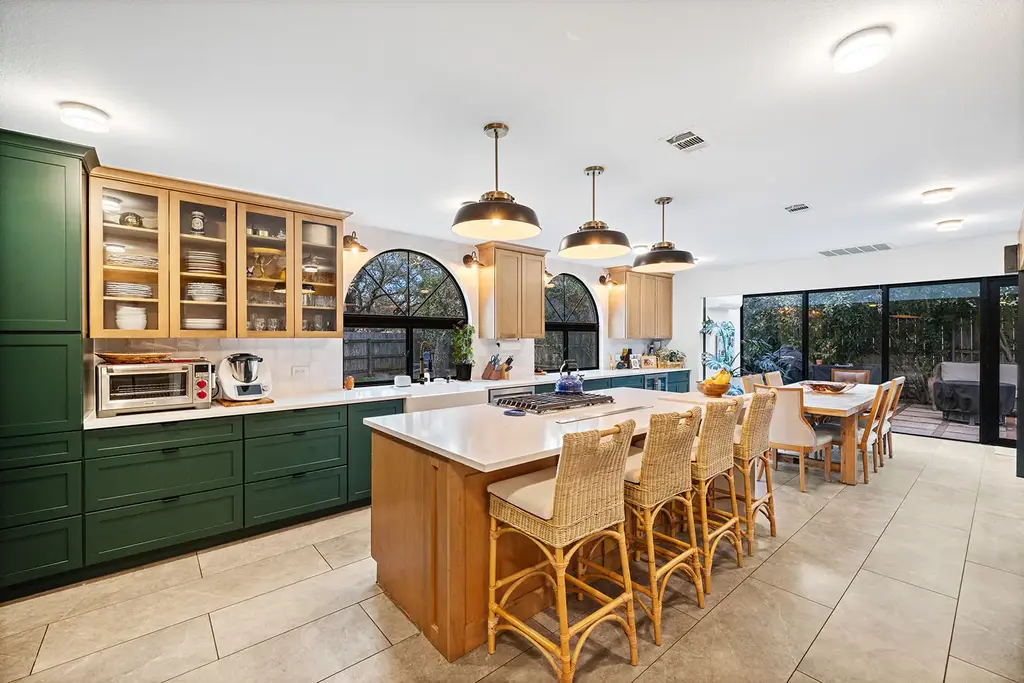 3216 Fort Worth Trail, Austin