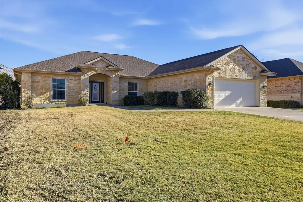 127 Turkey Run, Meadowlakes