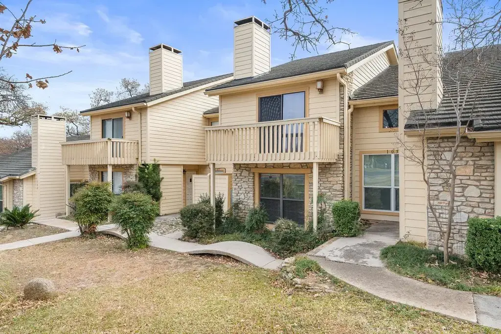 1201 Hi Stirrup 104, Horseshoe Bay