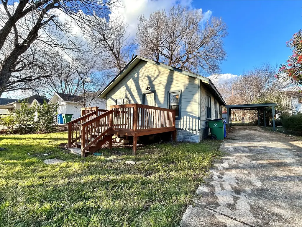 1112 W 3rd Street, Taylor
