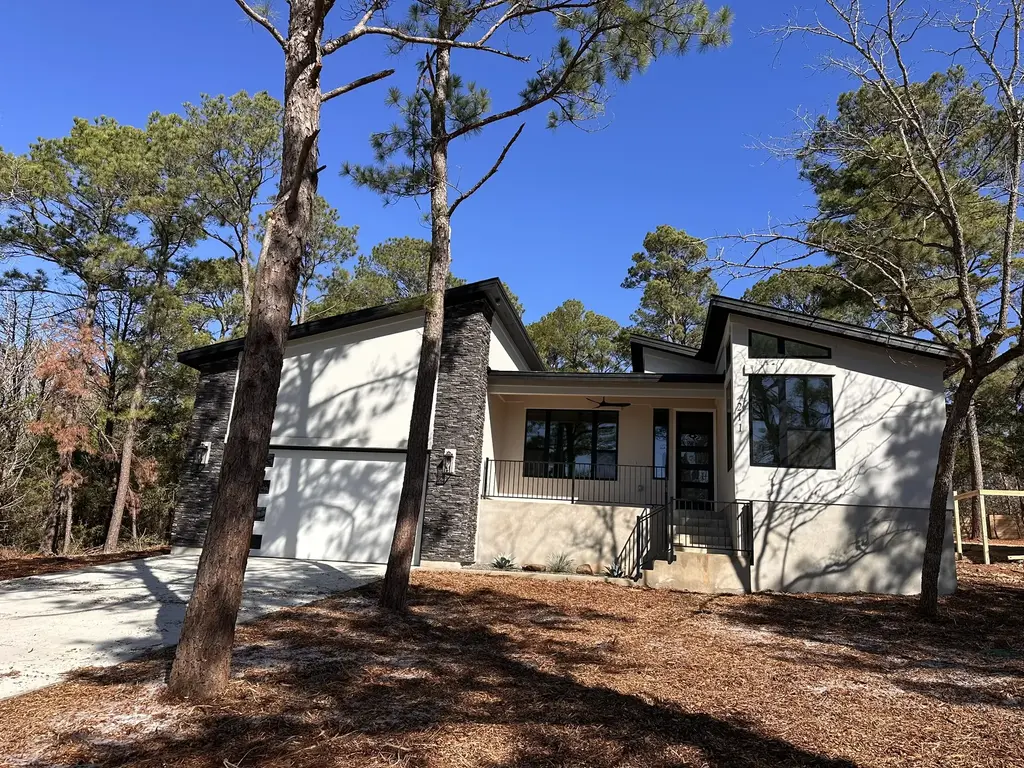 211 Helemano Drive, Bastrop