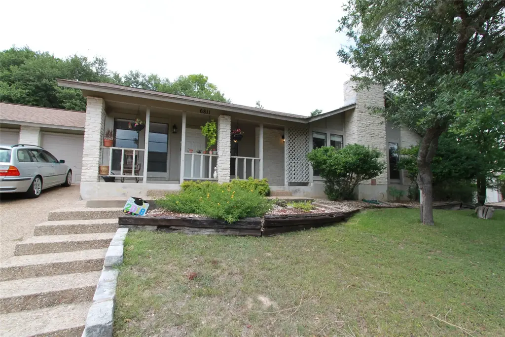 6811 Thorncliffe Drive A, Austin