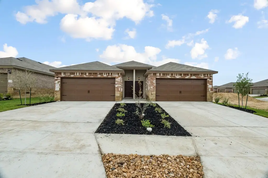 118 Samuel Drive Unit B, Buda